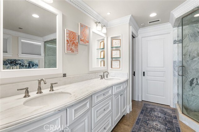 Building Photo - 7304 W Oceanfront