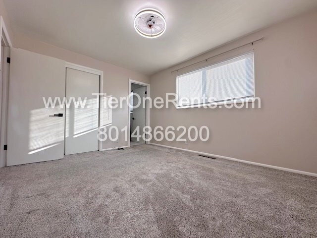 Building Photo - For a limited time, this property offers n...