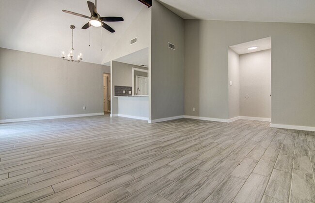 Building Photo - 1603 Dale Cove