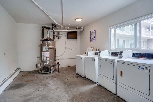 Laundry - 4024 Ursula Ave (B)