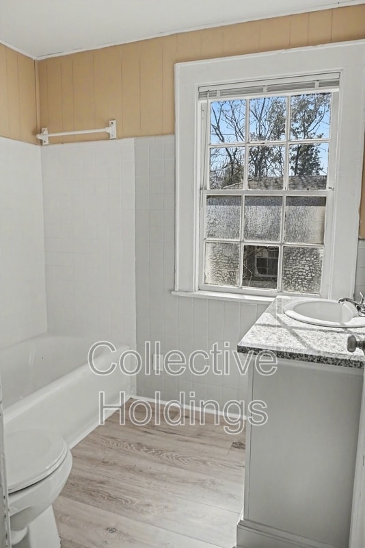 Building Photo - 1811 Fairfax Ave