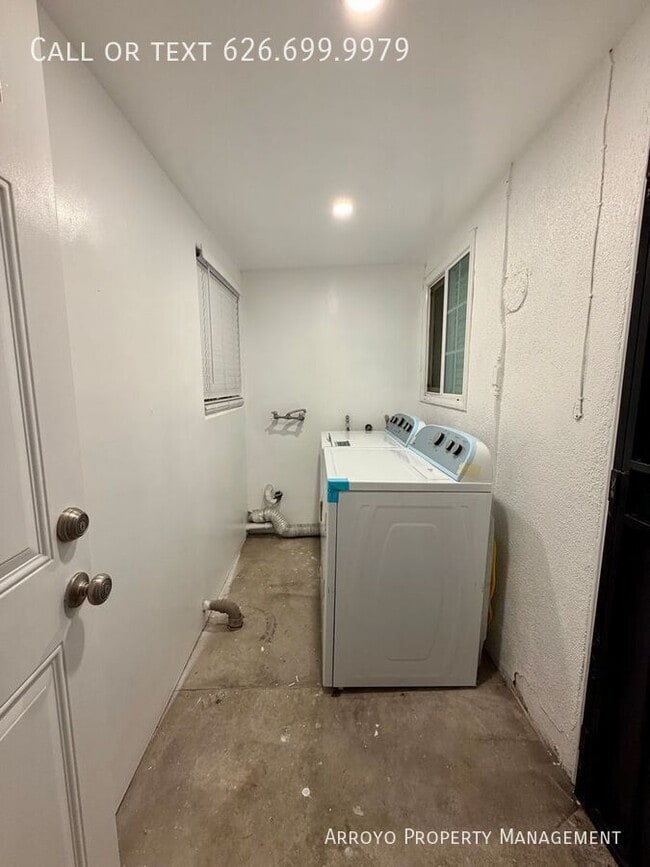 Building Photo - 808 Beckville St