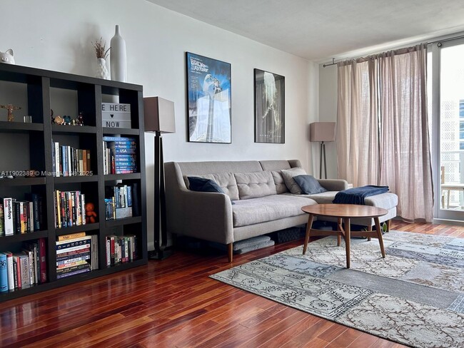 Building Photo - 1000 West Ave