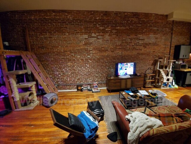 Building Photo - 211 1st Ave S