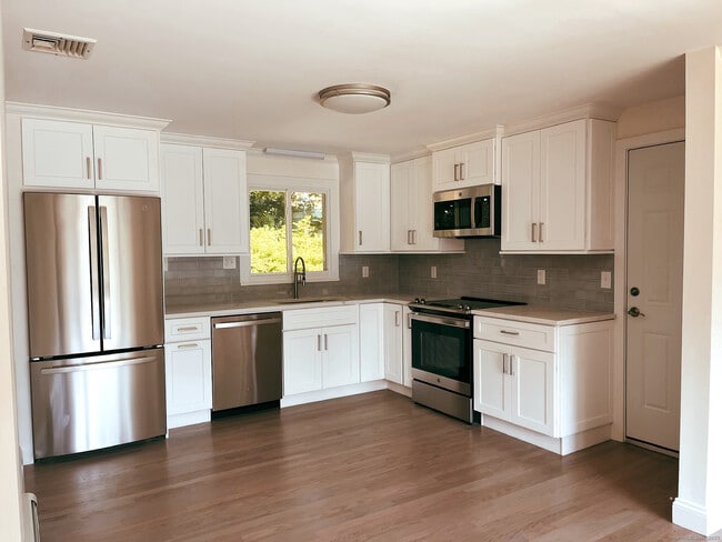 Building Photo - 7 Mallard Rd