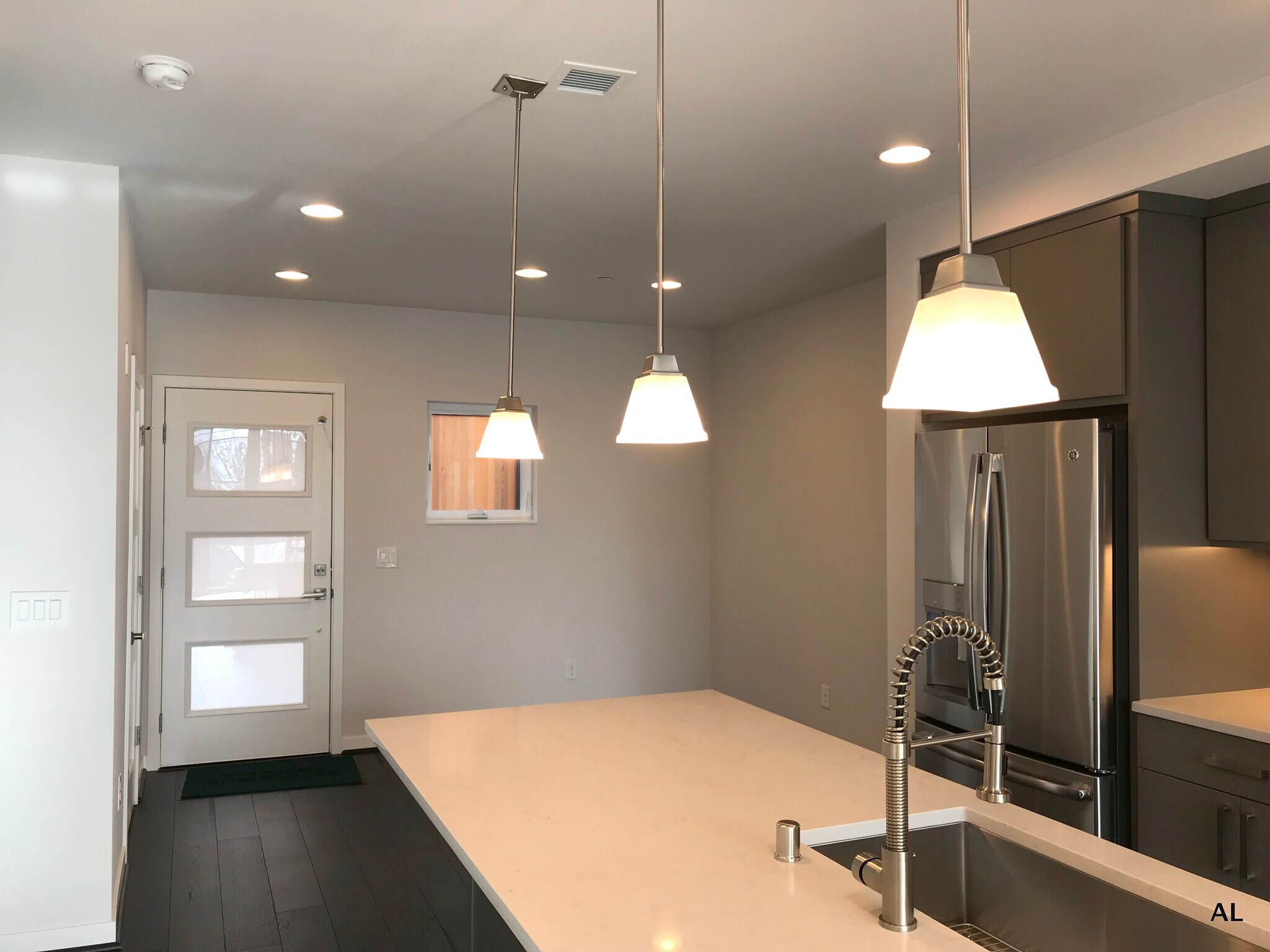 Building Photo - 3300 NE 65th St