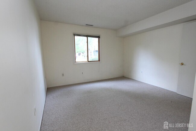 Building Photo - 1105 Aspen Dr