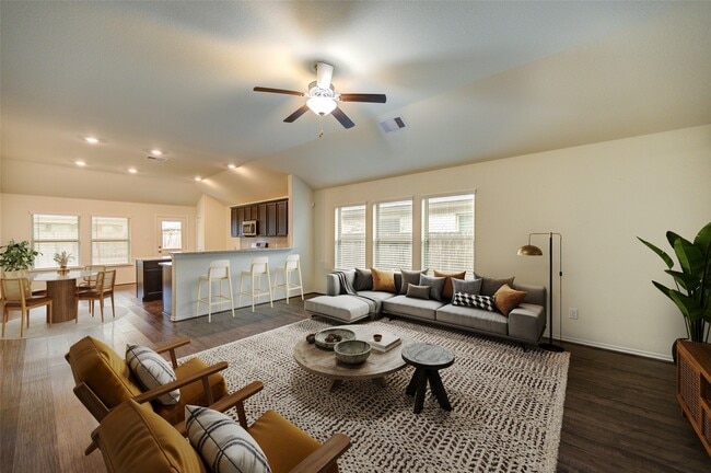 Building Photo - 18907 Via Flora Dr