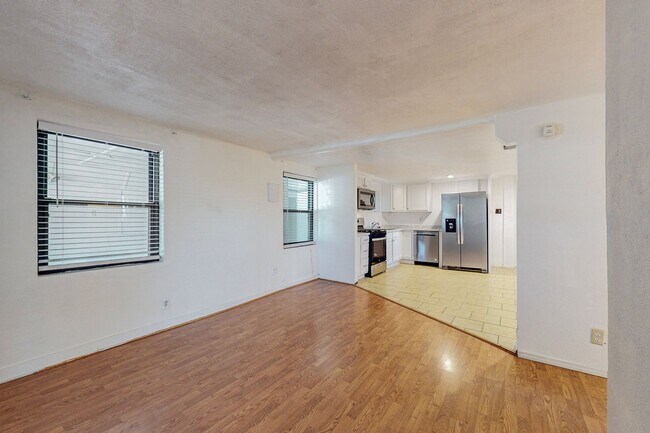 Building Photo - 2830 Floral Rd NW