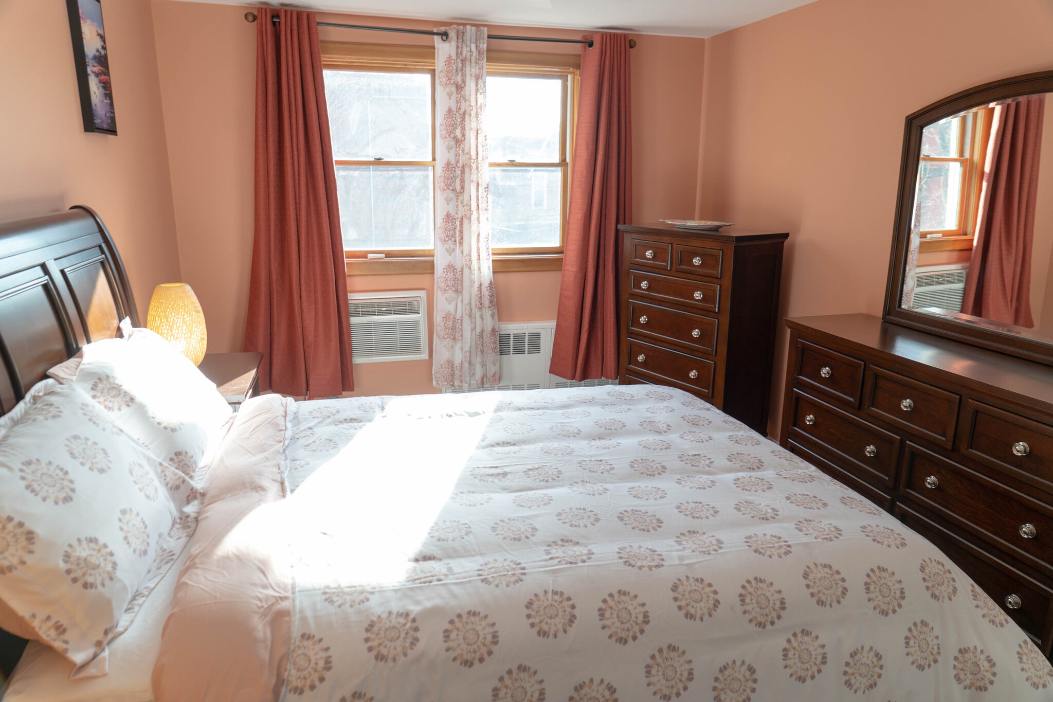 Building Photo - 1042 E 93rd St