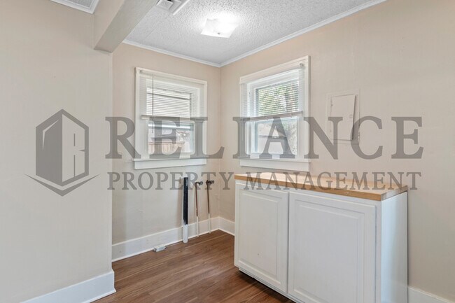 Building Photo - 222 S Edwards Ave