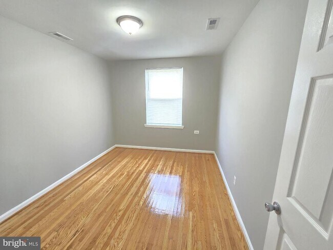 Building Photo - 3516 Erdman Ave