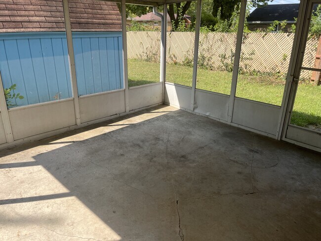 Building Photo - 4281 Middle Urbana Rd