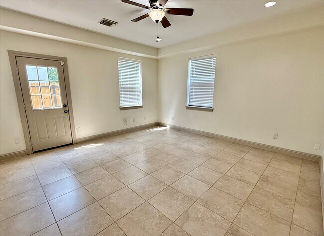 Building Photo - 4514 Inker St