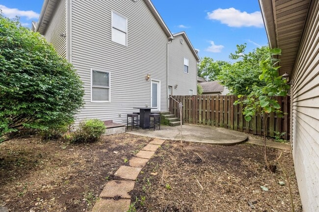 Building Photo - 377 Church St