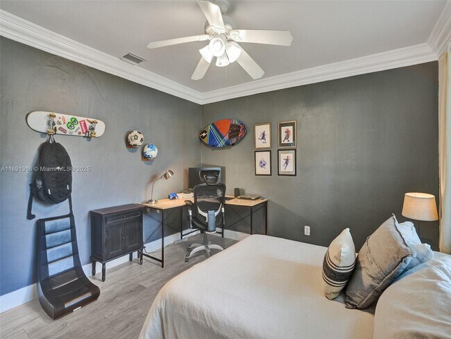 Building Photo - 13555 SW 74th Ave