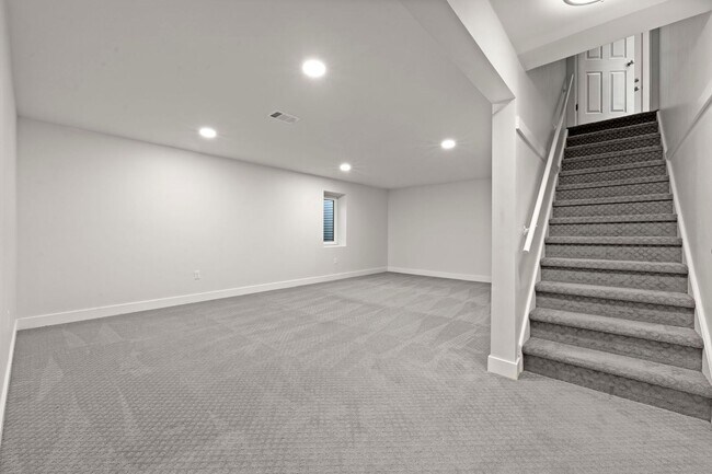 Building Photo - Available NOW! 4 Bedroom 3 Bath Beautiful ...