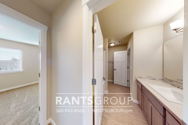Building Photo - Steilacoom Ridge! Easy I5 Access!