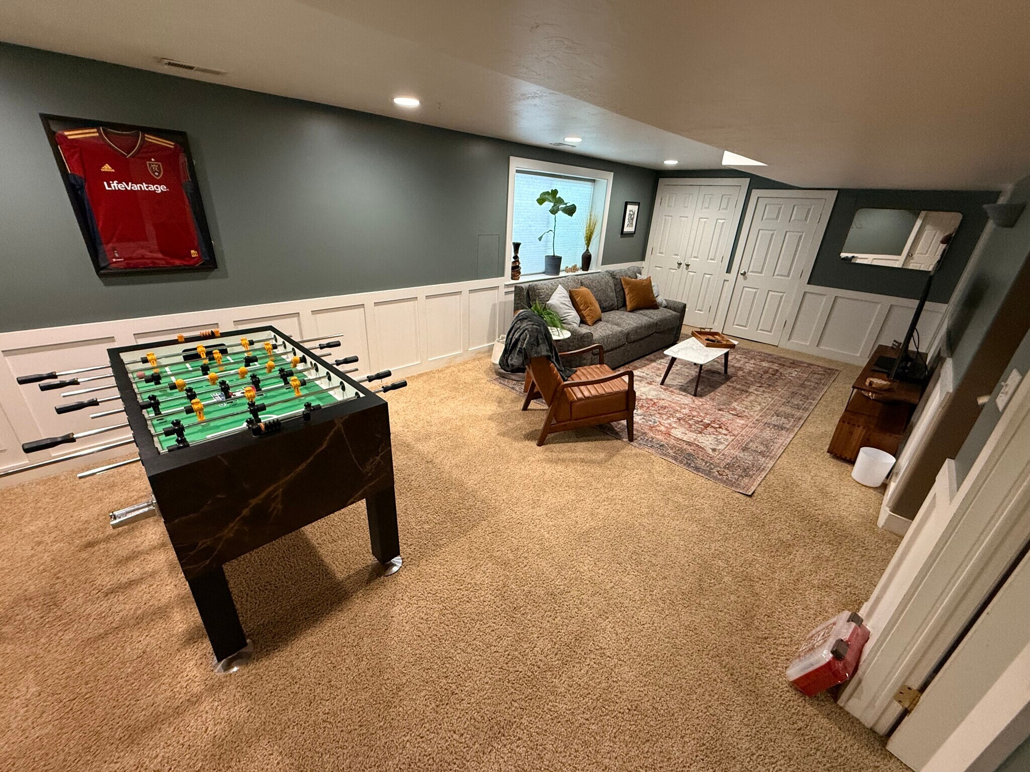 Building Photo - 676 E Howard Dr