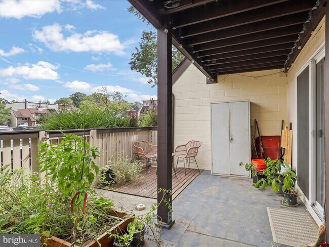 Building Photo - 3909 El Soneta Pl