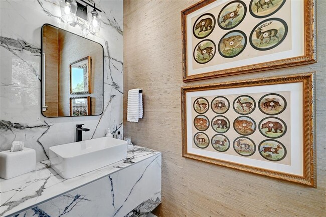 Building Photo - 2909 Kuhlman Ave