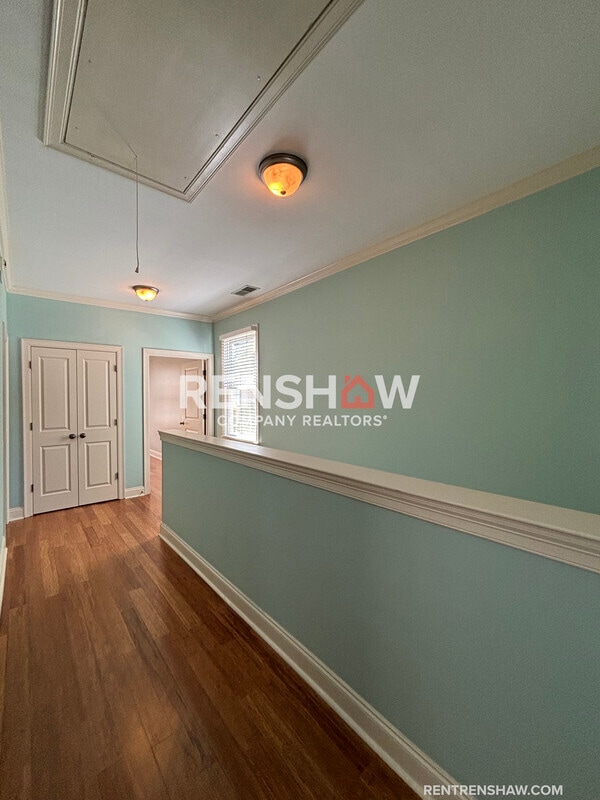 Building Photo - 2043 Peabody Ave