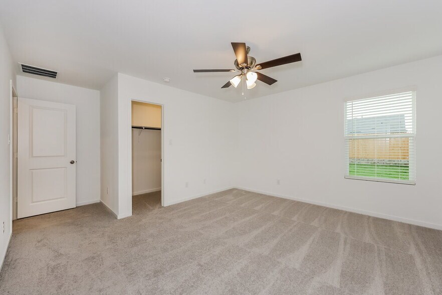 Building Photo - 1621 Sparrow Hawk Rd