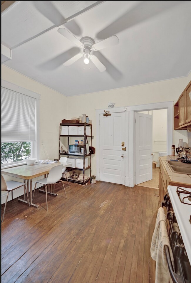 Building Photo - 819 Gaffield Pl