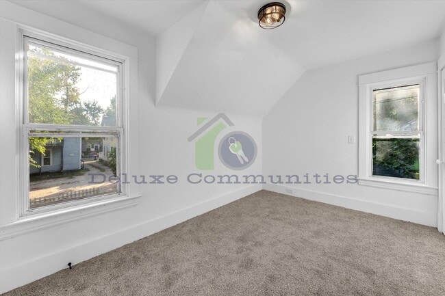 Building Photo - SHORT TERM LEASE!!! Beautiful Remodeled 3 Bedroom- West Side!