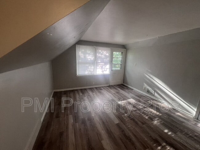 Building Photo - 4566 N 28th St