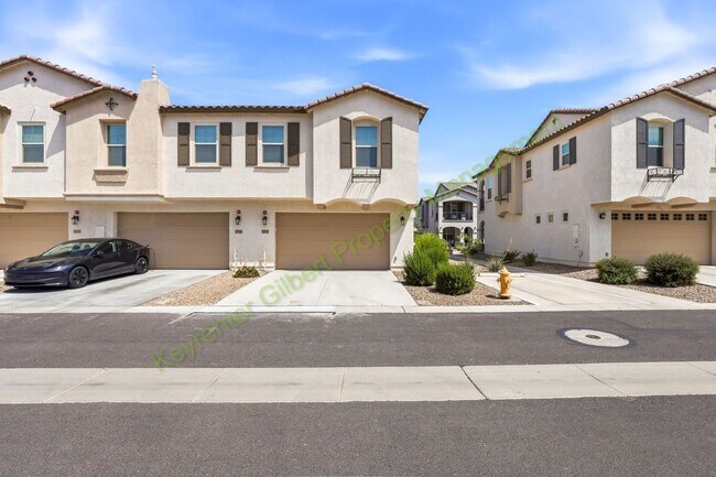 Building Photo - Fully-Furnished End Unit Gilbert Home in Warner Meadow Community