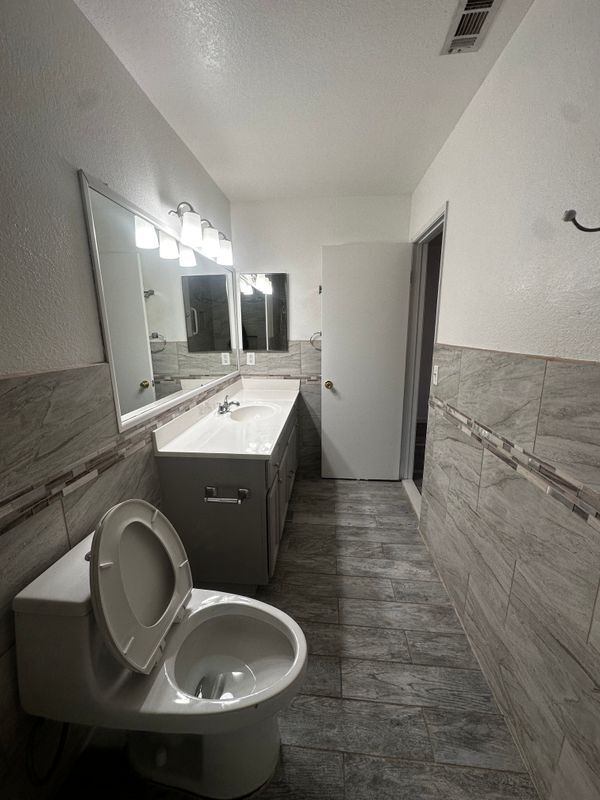 Building Photo - 43770 Santa Rosa Cir