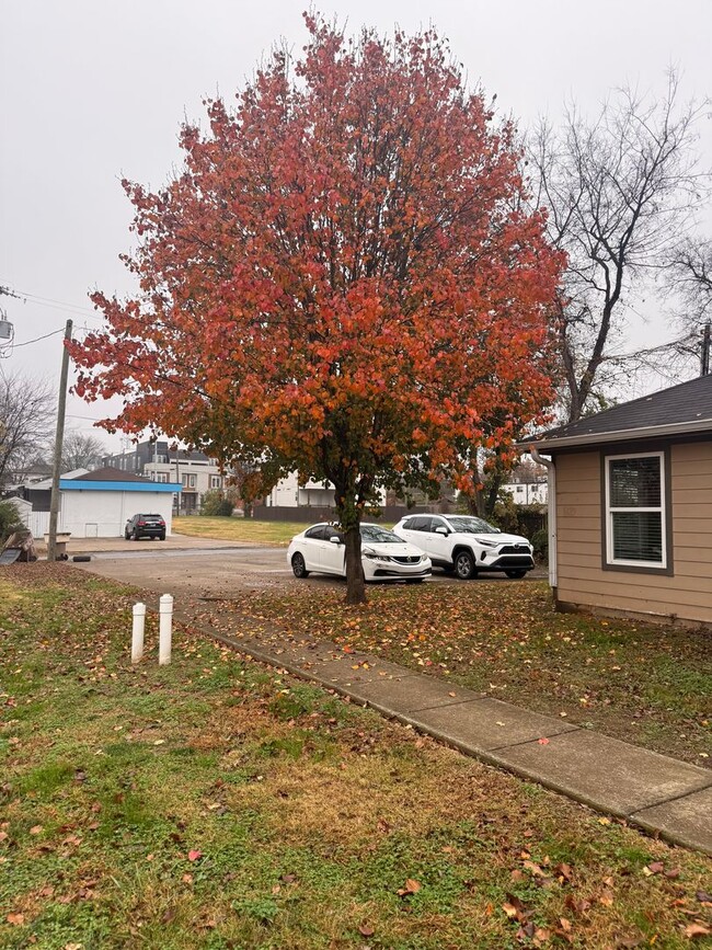 Building Photo - 604 41st Ave N