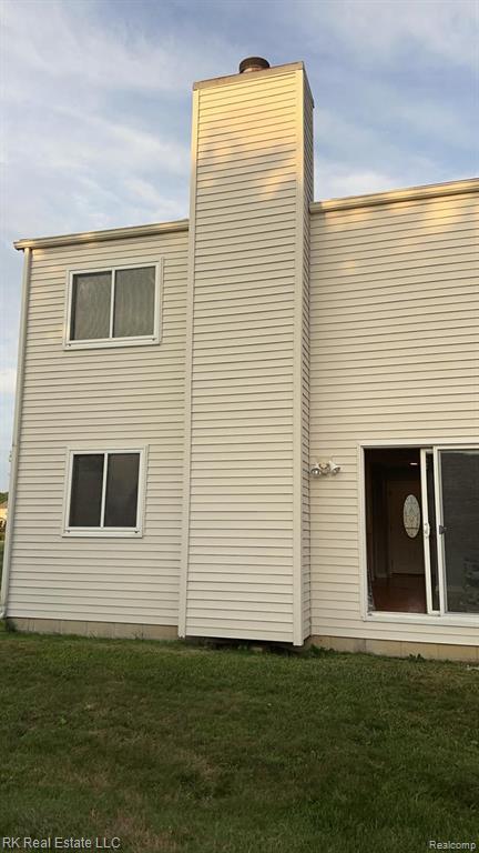 Building Photo - 2824 Roundtree Dr