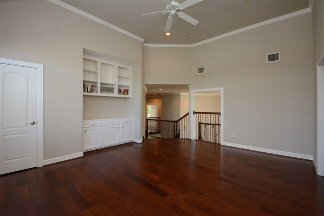 Building Photo - 15302 Bandera Falls Bend