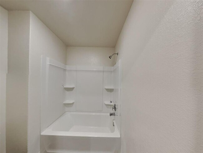 Building Photo - 105 Pettigrew Ct