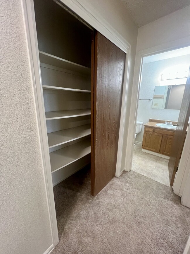 Building Photo - Upper level two bedroom, one bathroom clos...