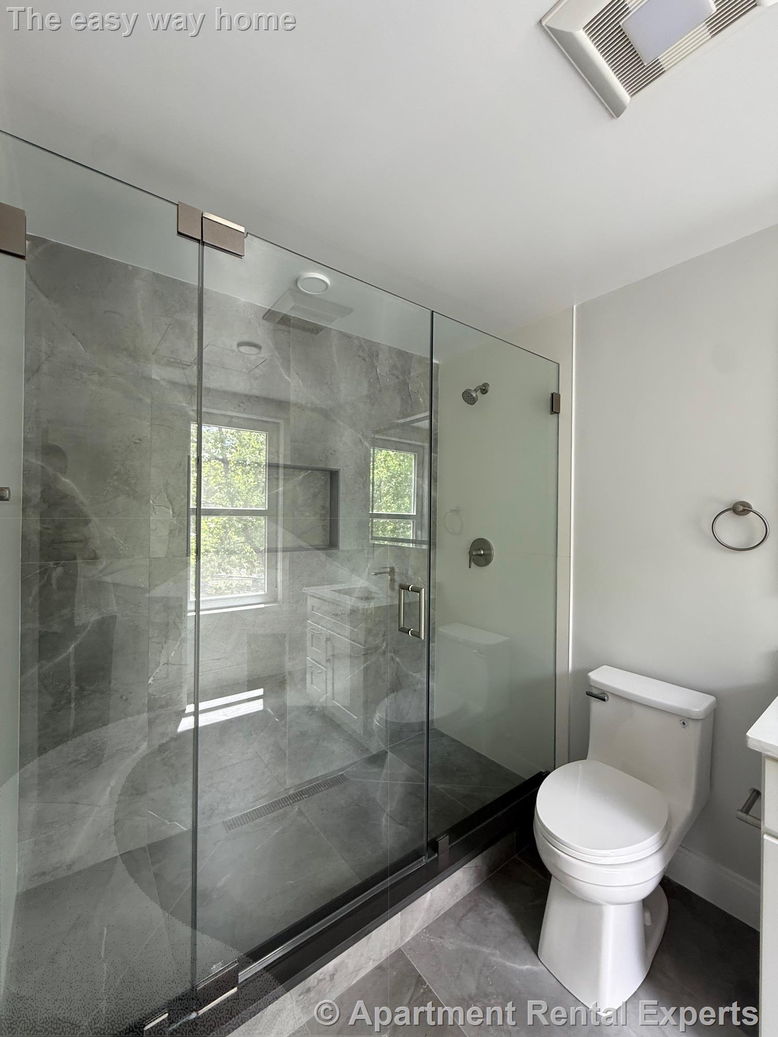 Building Photo - 35 Gore St