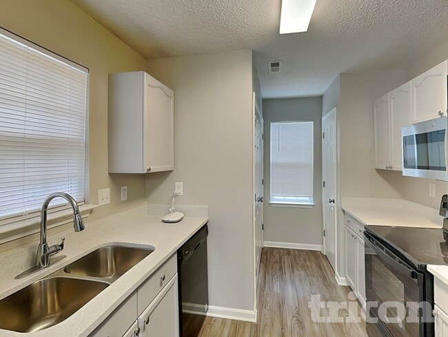 Building Photo - 3052 Westwinds Ct