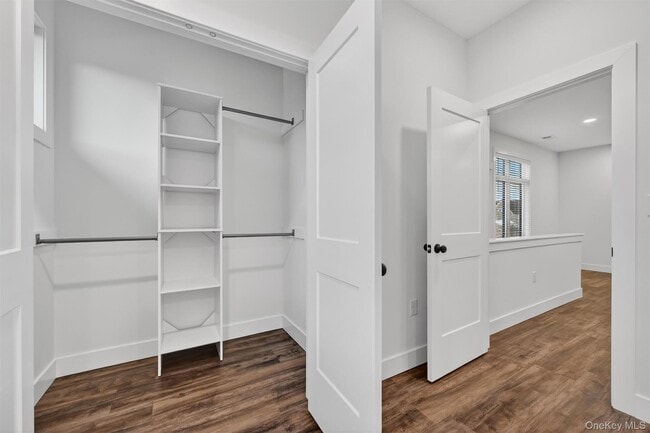 Building Photo - 19 Welling Pl