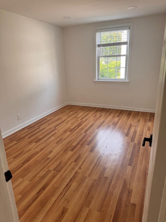 Building Photo - 2301 Haverford Rd