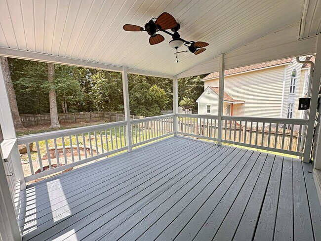 Building Photo - Updated Home in the Heart Of Chesterfield