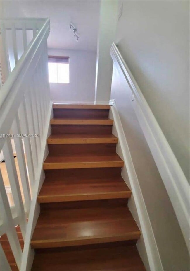 Building Photo - 7464 SW 164th Ct