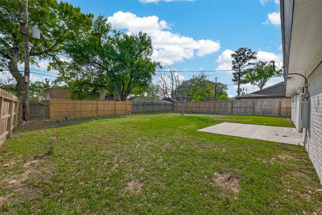 Building Photo - 5523 Kuldell Dr
