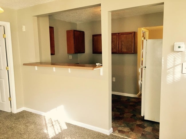 Building Photo - 4022 E 68th Terrace