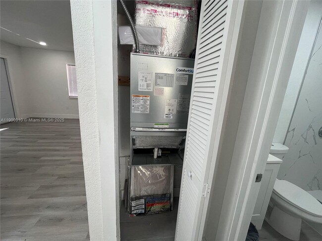 Building Photo - 1923 NW 66th St