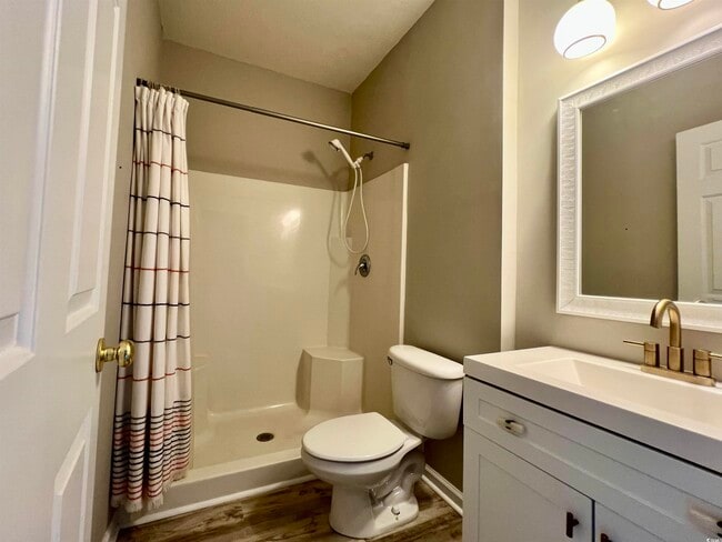 Building Photo - 5834 Longwood Dr