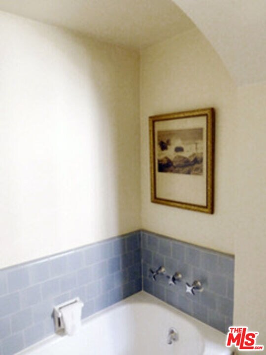 Building Photo - 1416 Havenhurst Dr
