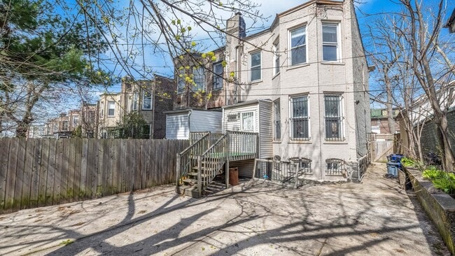Building Photo - 247 Woodlawn Ave