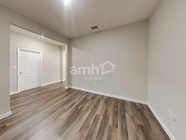 Building Photo - 262 Hemlock Point